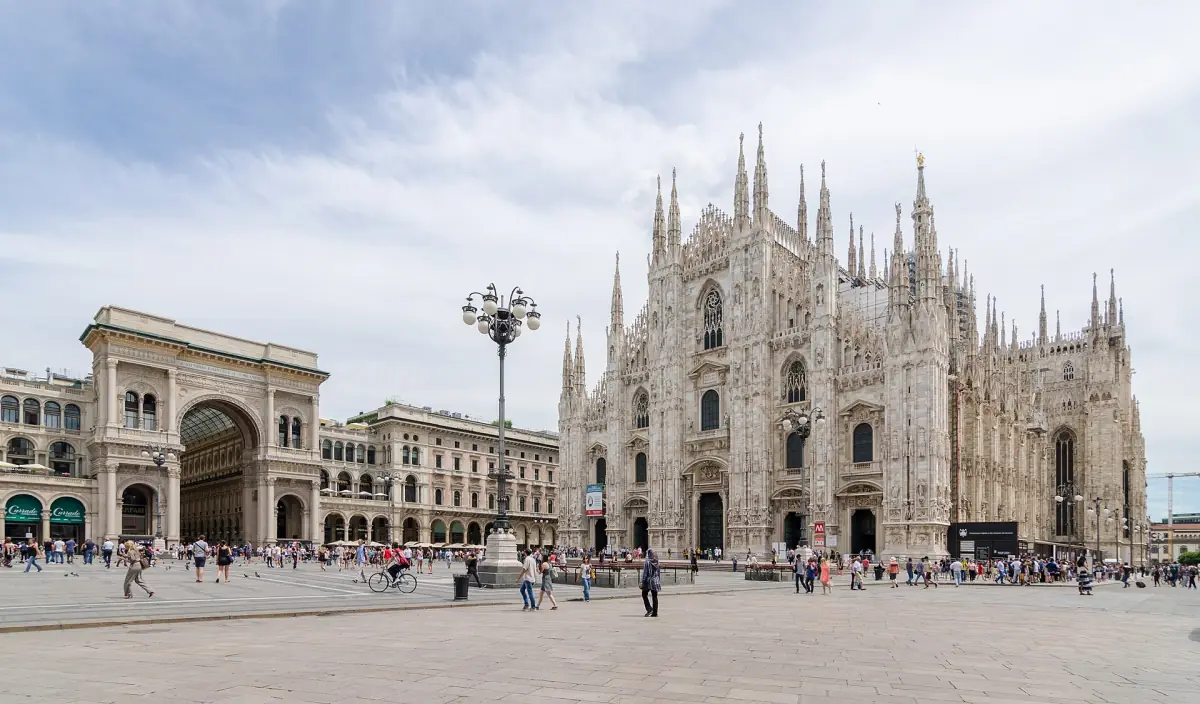 Piazza del Duomo with the cathedral and the Galleria entrance